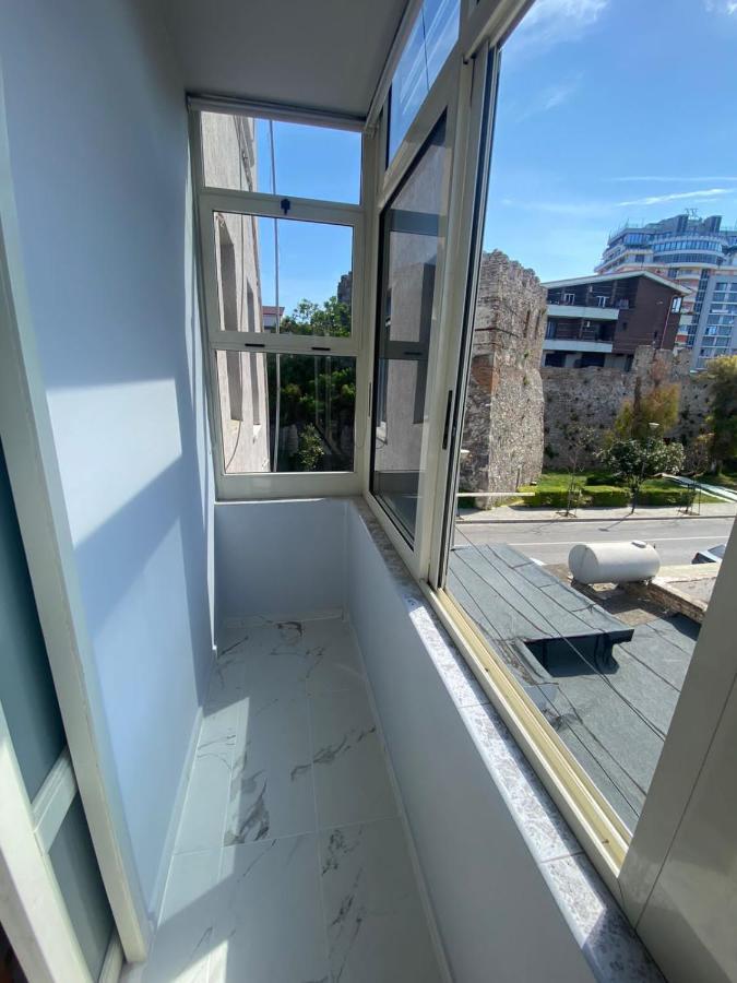 Vollga Promenade Lovely 2 Bedroom Apartment Durres Exterior photo
